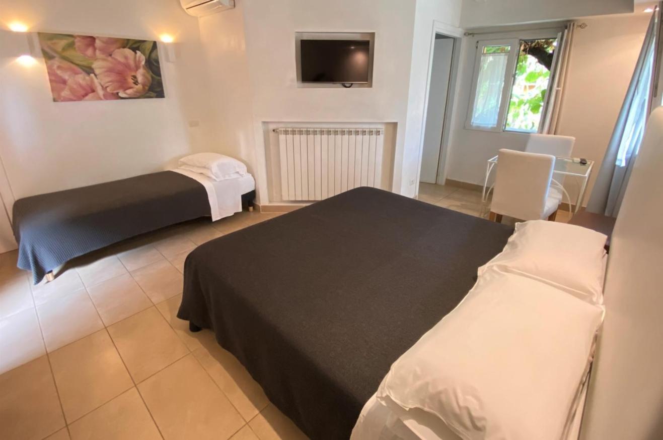 Hotel Orto Di Roma Esterno foto
